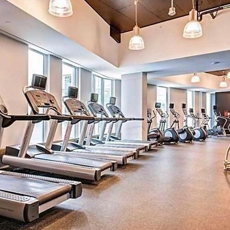 Stunning Condo Wit Amazing View 5Mins From Cntower 토론토 외부 사진
