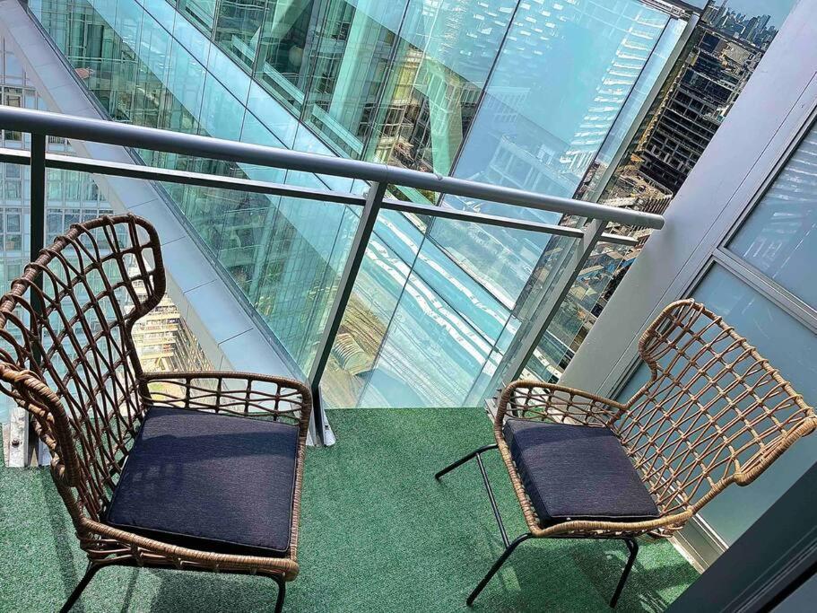 Stunning Condo Wit Amazing View 5Mins From Cntower 토론토 외부 사진