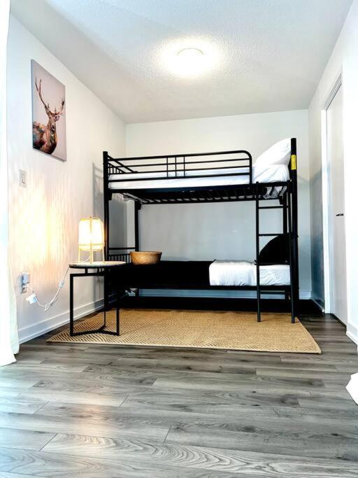 Stunning Condo Wit Amazing View 5Mins From Cntower 토론토 외부 사진