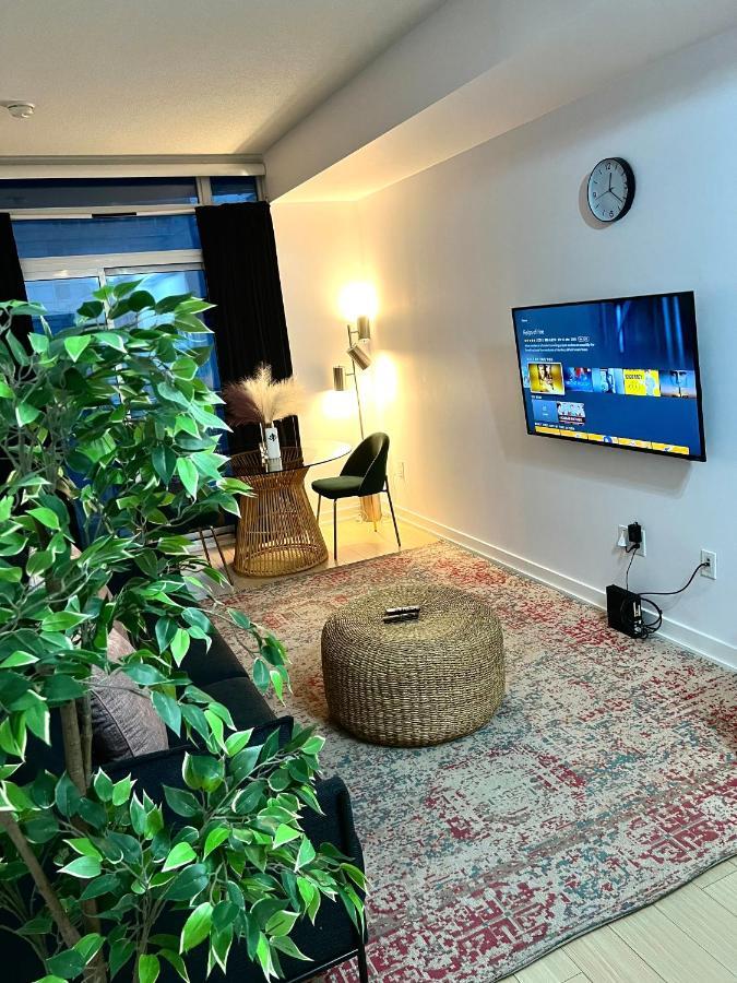 Stunning Condo Wit Amazing View 5Mins From Cntower 토론토 외부 사진