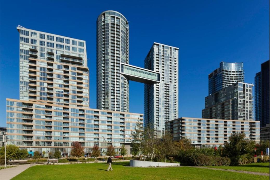 Stunning Condo Wit Amazing View 5Mins From Cntower 토론토 외부 사진
